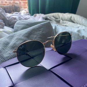 COPY - New ray ban sunglasses.